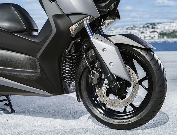 Yamaha XMAX 300 wheels
